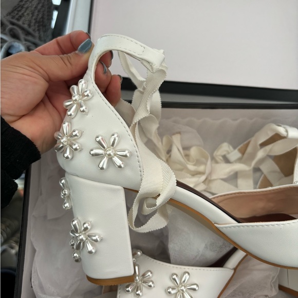 NEVER WORN- Pearled Floral white heels - Picture 3 of 6